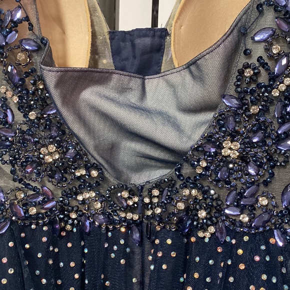 Dress - Picture 11 of 14